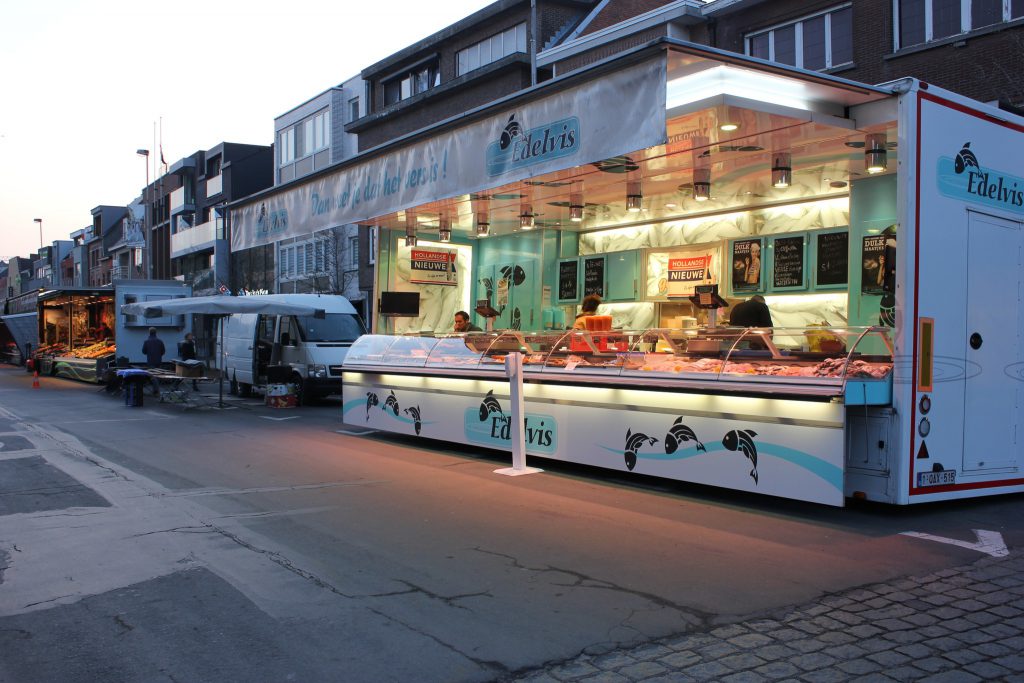 Versmarkt Edelvis op de markt van Dendermonde